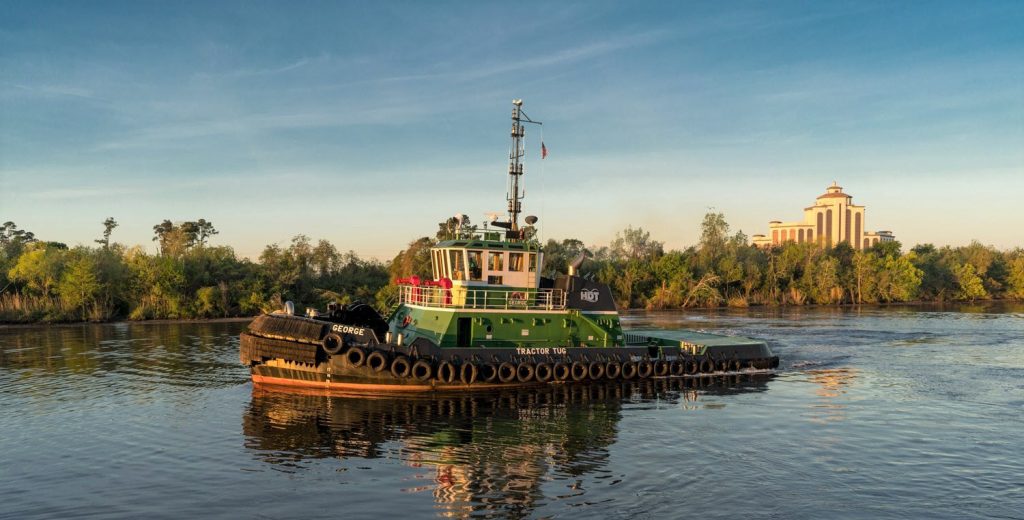HDT tug using the ShipTracks CONNECT package